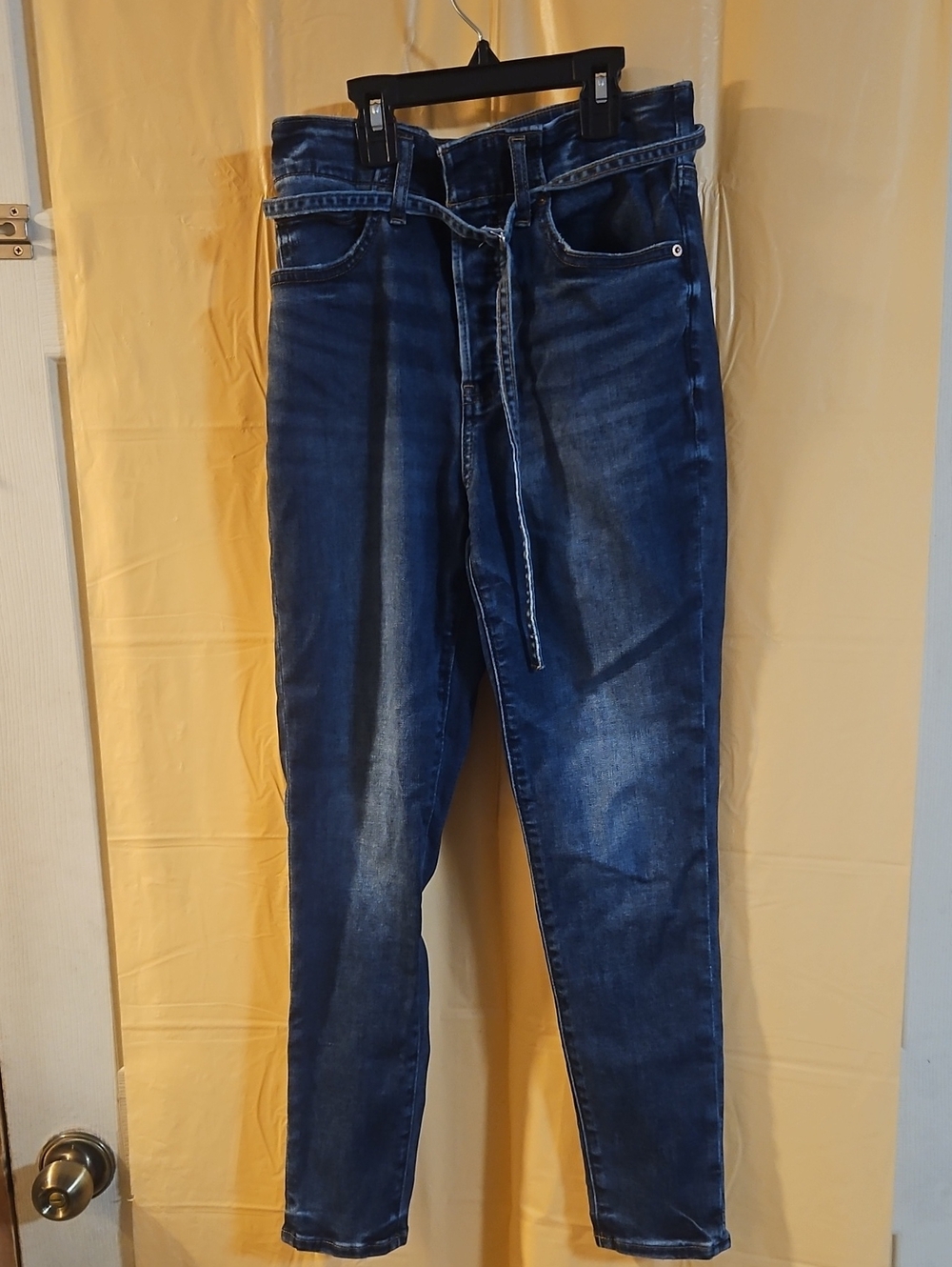 EXPRESS CROPPED SKINNY HIGH RISE HYPER STRETCH PANT: GOOD CONDITION: SIZE 4
